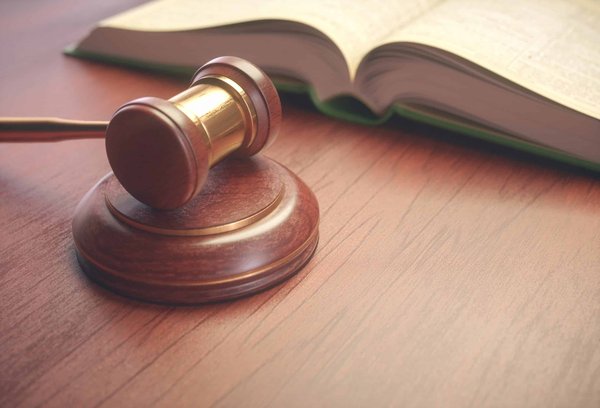 Quelle est la législation sur l'obligation pour les entreprises de contribuer à la formation professionnelle?