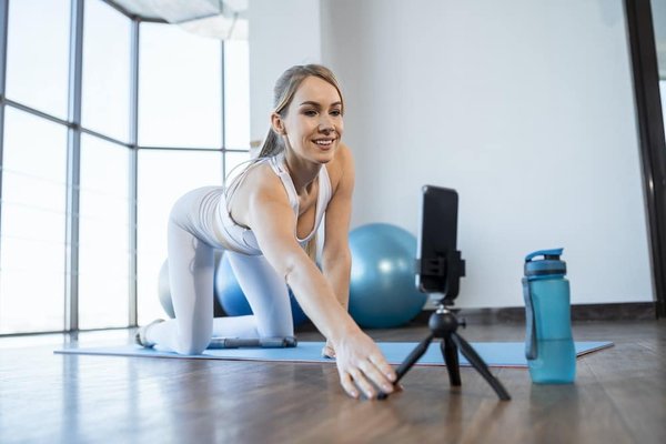 Quels contenus vidéo sur LinkedIn une entreprise spécialisée en machine learning devrait-elle publier pour attirer des investisseurs ?